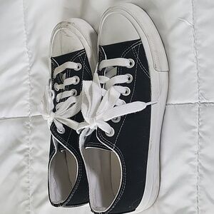 No Boundaries tennis shoes.